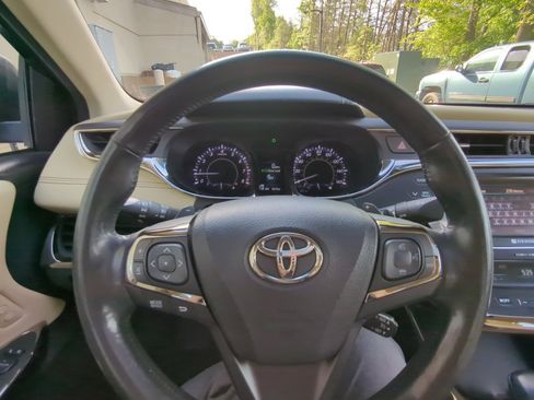 Used 2013 Toyota Avalon Limited FWD image 34