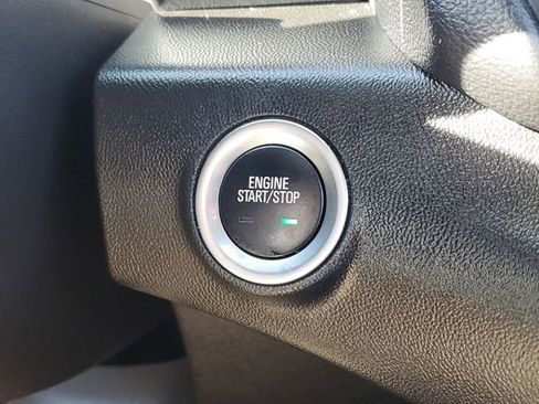 Used 2024 GMC Terrain SLE w/ Driver Convenience Package image 17