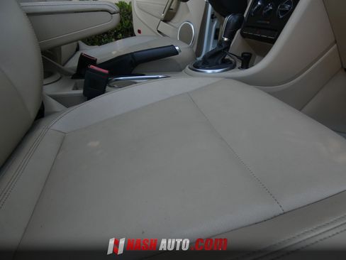 Used 2014 Volkswagen Beetle TDI FWD image 30