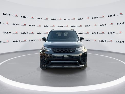 Used 2024 Land Rover Discovery Dynamic SE image 3