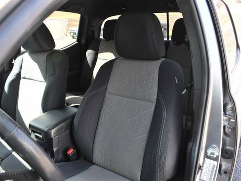 Certified 2023 Toyota Tacoma TRD Off-Road image 17