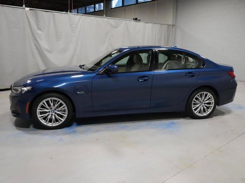 Certified 2023 BMW 330e xDrive w/ Premium Package image 16