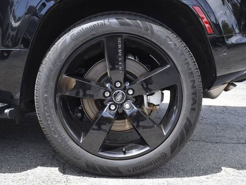 Used 2025 Land Rover Defender 110 X-Dynamic SE image 33