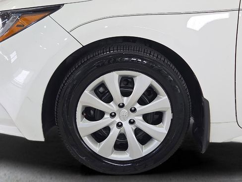 Certified 2024 Toyota Corolla LE FWD image 9
