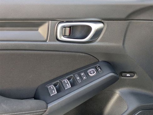 Used 2025 Honda Civic Sport image 13