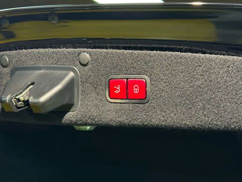 Used 2014 Mercedes-Benz S 550 Sedan image 16