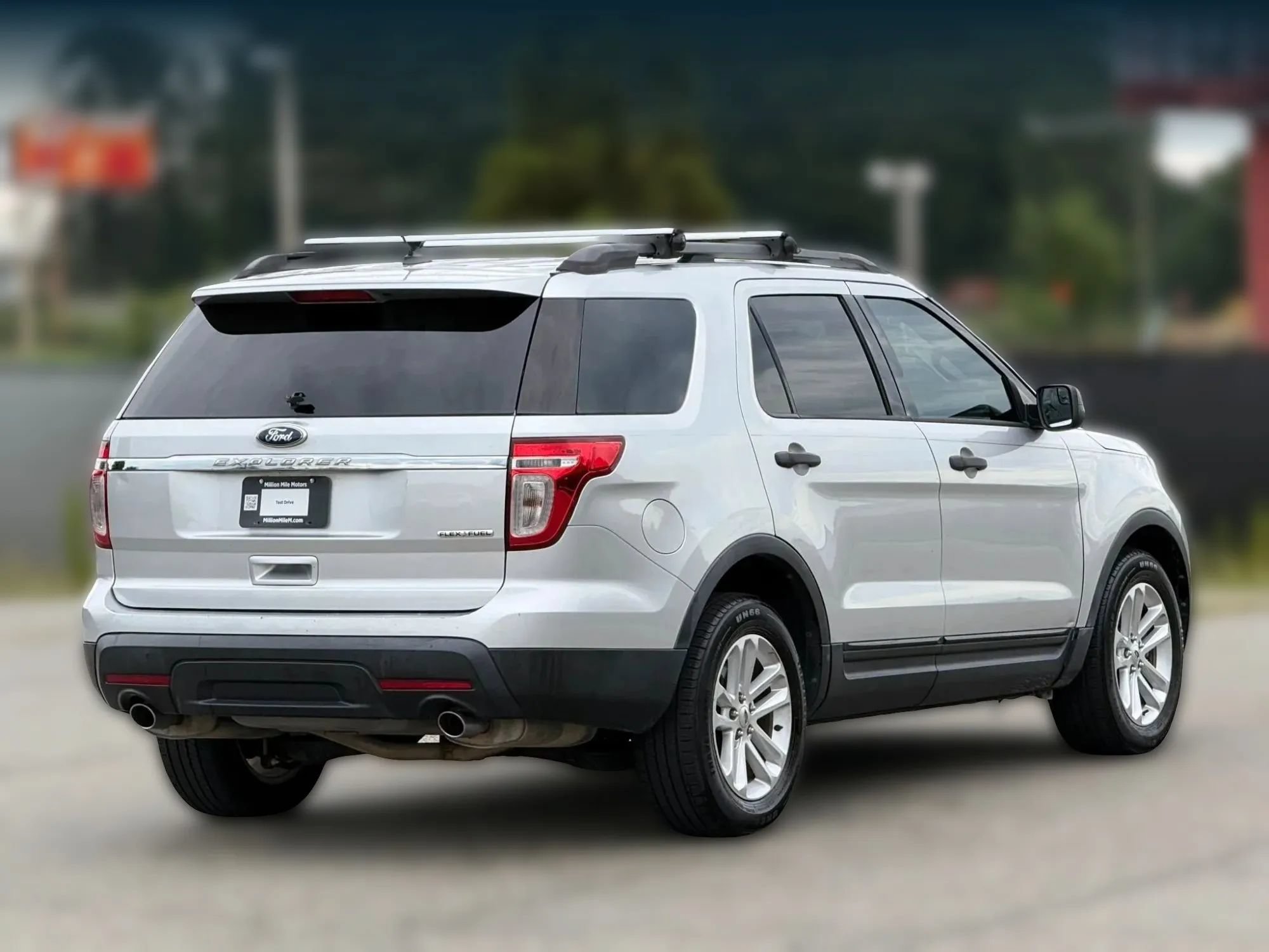 Used 2015 Ford Explorer FWD image 9