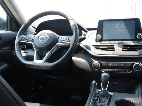 Used 2020 Nissan Altima 2.5 SR FWD image 18