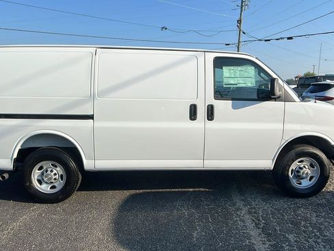 New 2025 Chevrolet Express 2500 w/ Communications Package RWD image 4