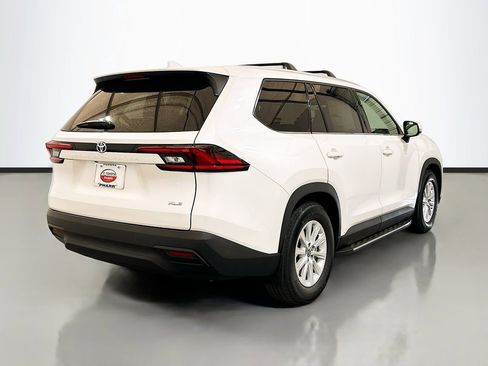 New 2025 Toyota Grand Highlander XLE image 4
