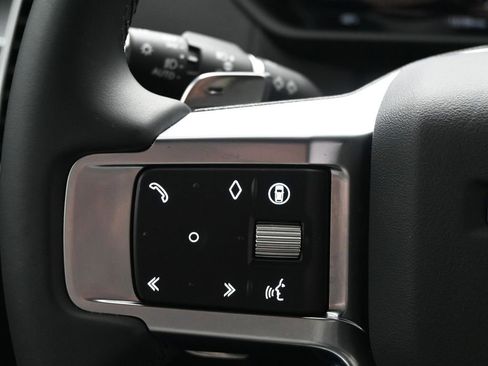 Used 2025 Land Rover Discovery S image 20