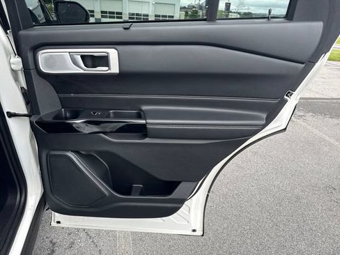 Used 2022 Ford Explorer ST w/ Equipment Group 401A AWD/4WD image 16