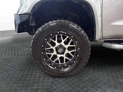 Used 2016 Toyota Tundra SR5 w/ SR5 Upgrade Package AWD/4WD image 15