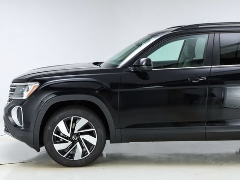 New 2026 Volkswagen Atlas SE FWD image 3