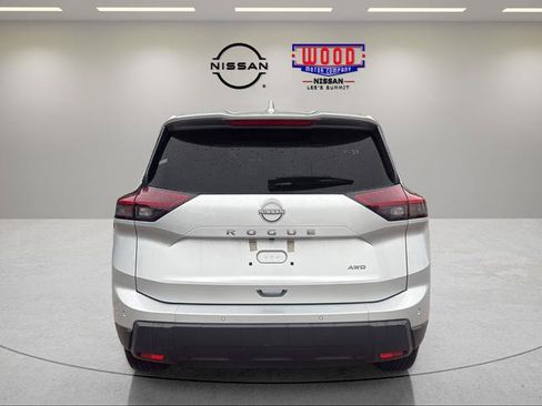 Used 2025 Nissan Rogue SV AWD/4WD image 4