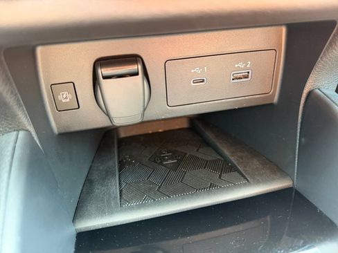 Used 2025 Nissan Versa SR w/ Trunk Package FWD image 23