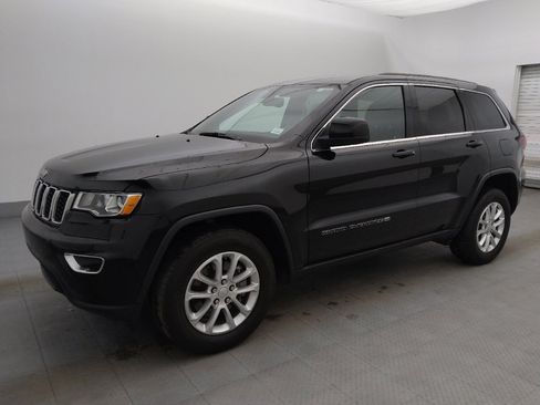 Used 2022 Jeep Grand Cherokee Laredo E image 2