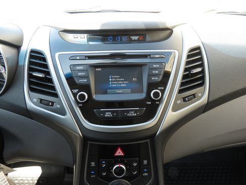 Used 2014 Hyundai Elantra SE w/ Option Group 02 FWD image 21