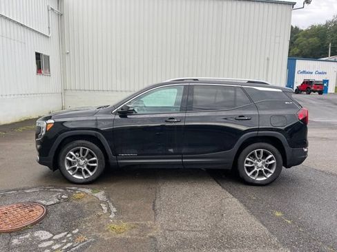 Used 2022 GMC Terrain SLT w/ Tech Package AWD/4WD image 9