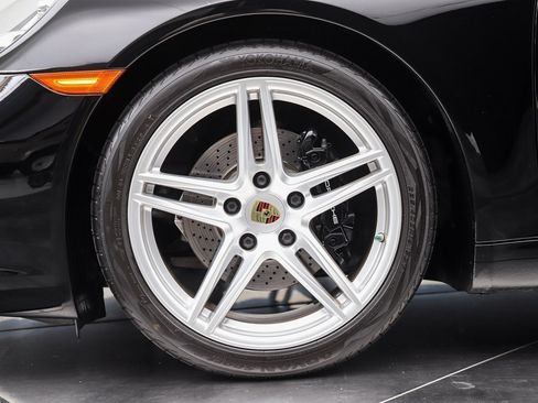 Used 2018 Porsche 911 Carrera RWD image 8