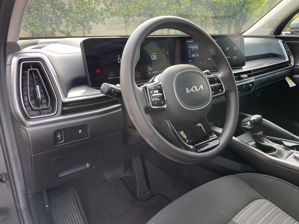 Used 2024 Kia Sorento LX FWD image 10