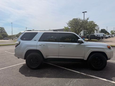 Used 2019 Toyota 4Runner SR5 Premium RWD image 5