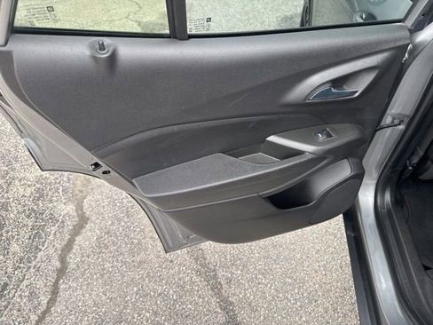 Used 2024 Chevrolet Trax ACTIV w/ Sunroof Package FWD image 45