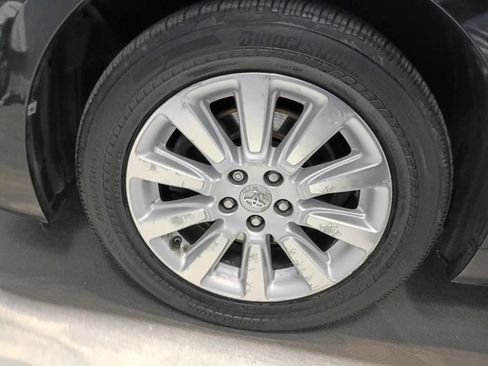 Used 2011 Toyota Sienna XLE image 38