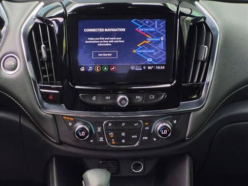 Used 2023 Chevrolet Traverse Premier FWD image 10