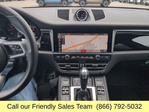 Used 2021 Porsche Macan image 21