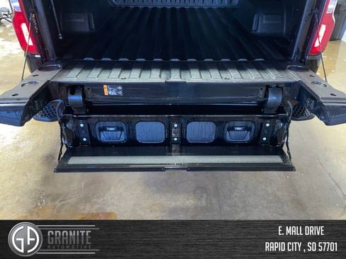 Used 2024 Chevrolet Silverado 1500 High Country image 23