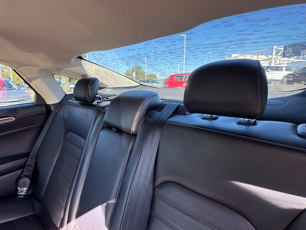 Used 2017 Ford Fusion SE w/ Fusion SE Technology Package FWD image 24