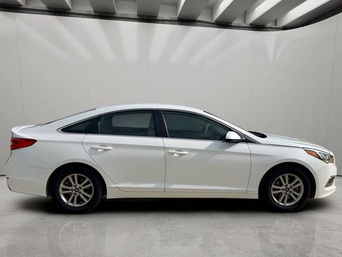 Used 2017 Hyundai Sonata SE FWD image 4