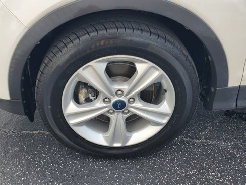 Used 2013 Ford Escape SE w/ Class II Trailer Tow Pkg FWD image 4