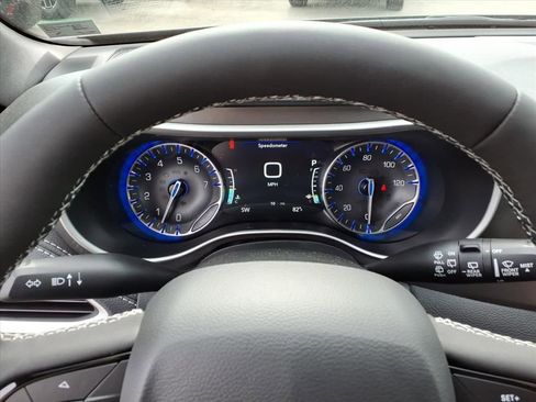 New 2026 Chrysler Pacifica Select image 18