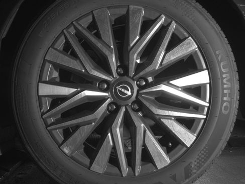 Used 2025 Nissan Altima 2.5 SV image 14