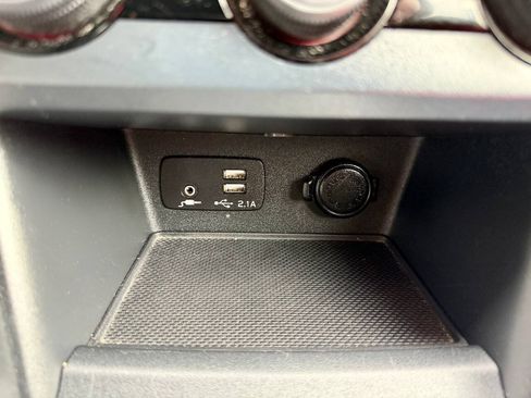 Used 2019 Subaru Forester Premium AWD/4WD image 44