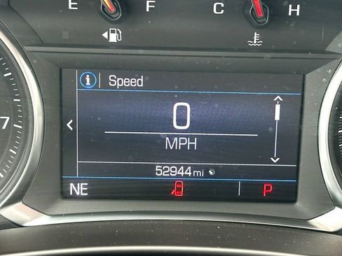 Used 2024 GMC Terrain SLE FWD image 24