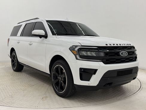 Used 2023 Ford Expedition Max Limited AWD/4WD image 7