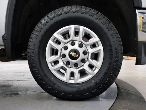Used 2021 Chevrolet Silverado 2500 LT w/ Convenience Package AWD/4WD image 32
