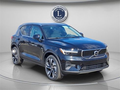 New 2025 Volvo XC40 B5 Ultra w/ Climate Package image 1