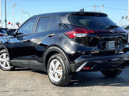 Used 2022 Nissan Kicks S image 9