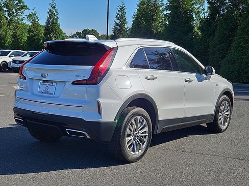 Used 2024 Cadillac XT4 Premium Luxury AWD/4WD image 7