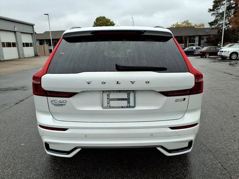 Certified 2025 Volvo XC60 B5 Plus image 4