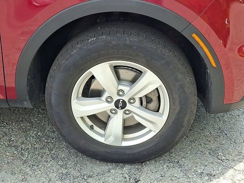 Used 2023 Kia Sorento LX AWD/4WD image 10