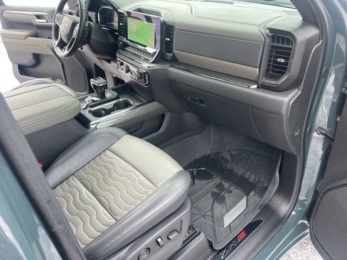 Used 2025 Chevrolet Silverado 1500 ZR2 w/ Technology Package image 21