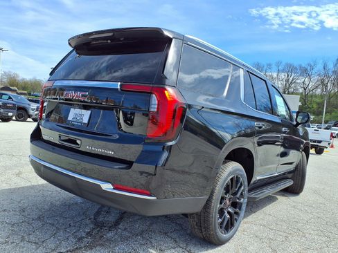 New 2026 GMC Yukon Elevation image 28