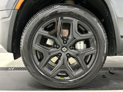 Used 2025 Rivian R1T Adventure AWD/4WD image 9