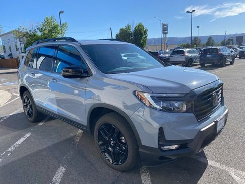 Certified 2025 Honda Passport Black Edition image 4