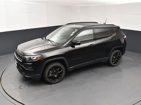 Used 2022 Jeep Compass Altitude w/ Convenience Group image 15